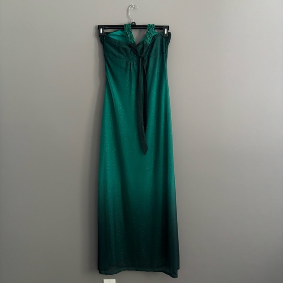 Laura Size 10 Halter Green Shimmery Padded Maxi Prom Dress - Picture 8 of 14
